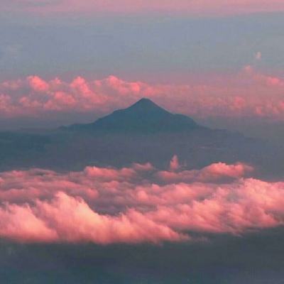 日媒：富士山顶附近发现4人死亡